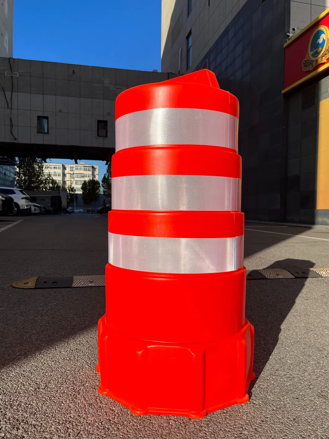 ROADSAFE সবচেয়ে বেশি বিক্রীত PE ট্র্যাফিক ড্রাম ক্র্যাশ ব্যারেল, সড়ক নিরাপত্তা প্রতিফলিত সতর্কীকরণ ব্যারেল 2